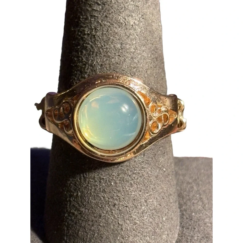 Vintage Ring Faux Opal Gold Tone Adjustable‎ Stretch Round Open Work Textured