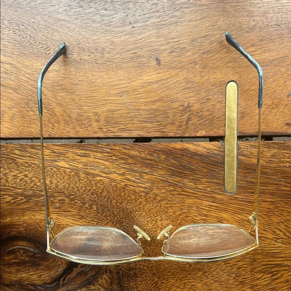 sleek gold
