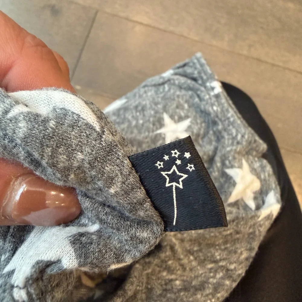 Pixielane soft gray