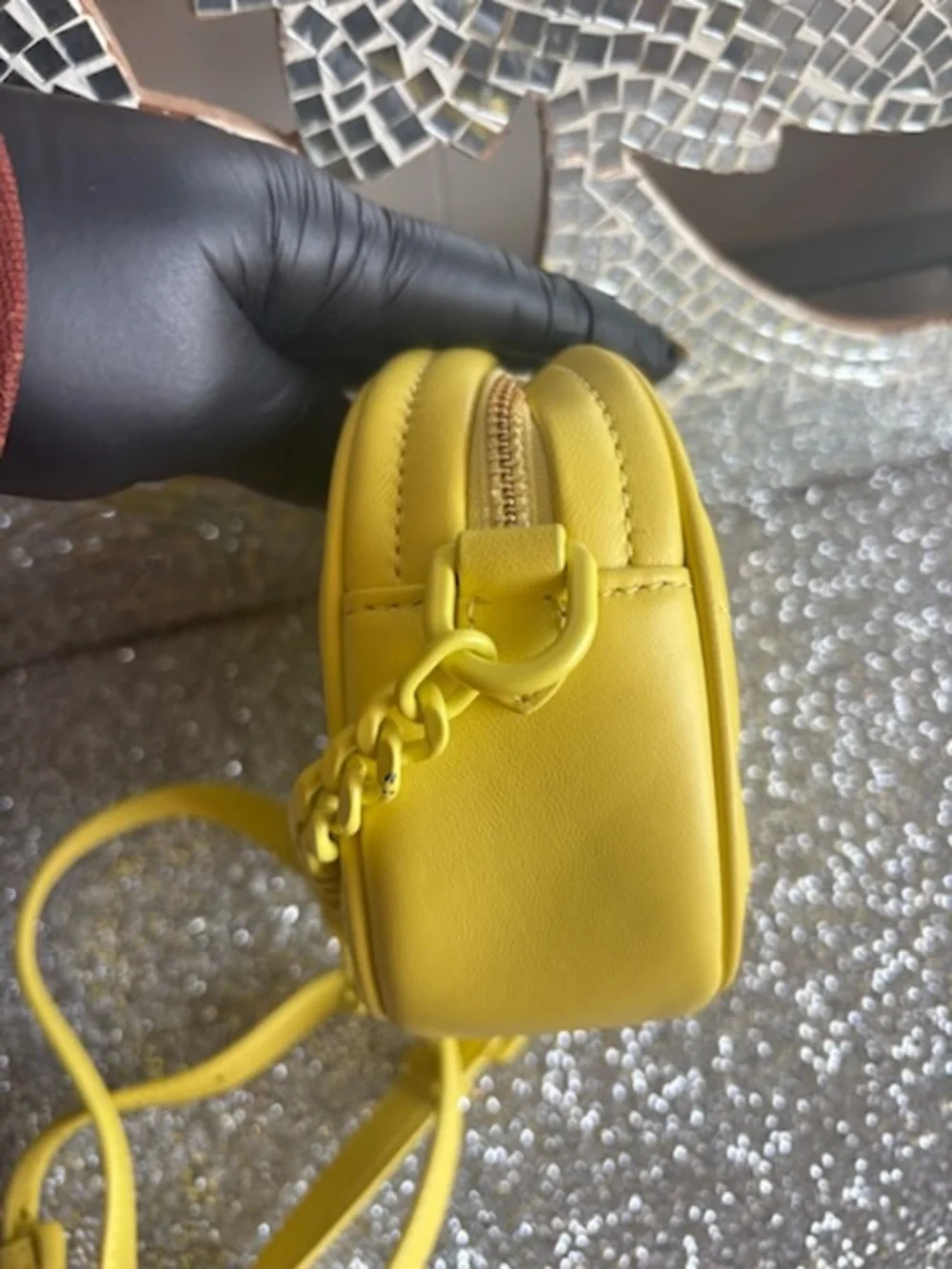💕Tory Burch Kira Chevron Powder Coated Camera Bag Crossbody