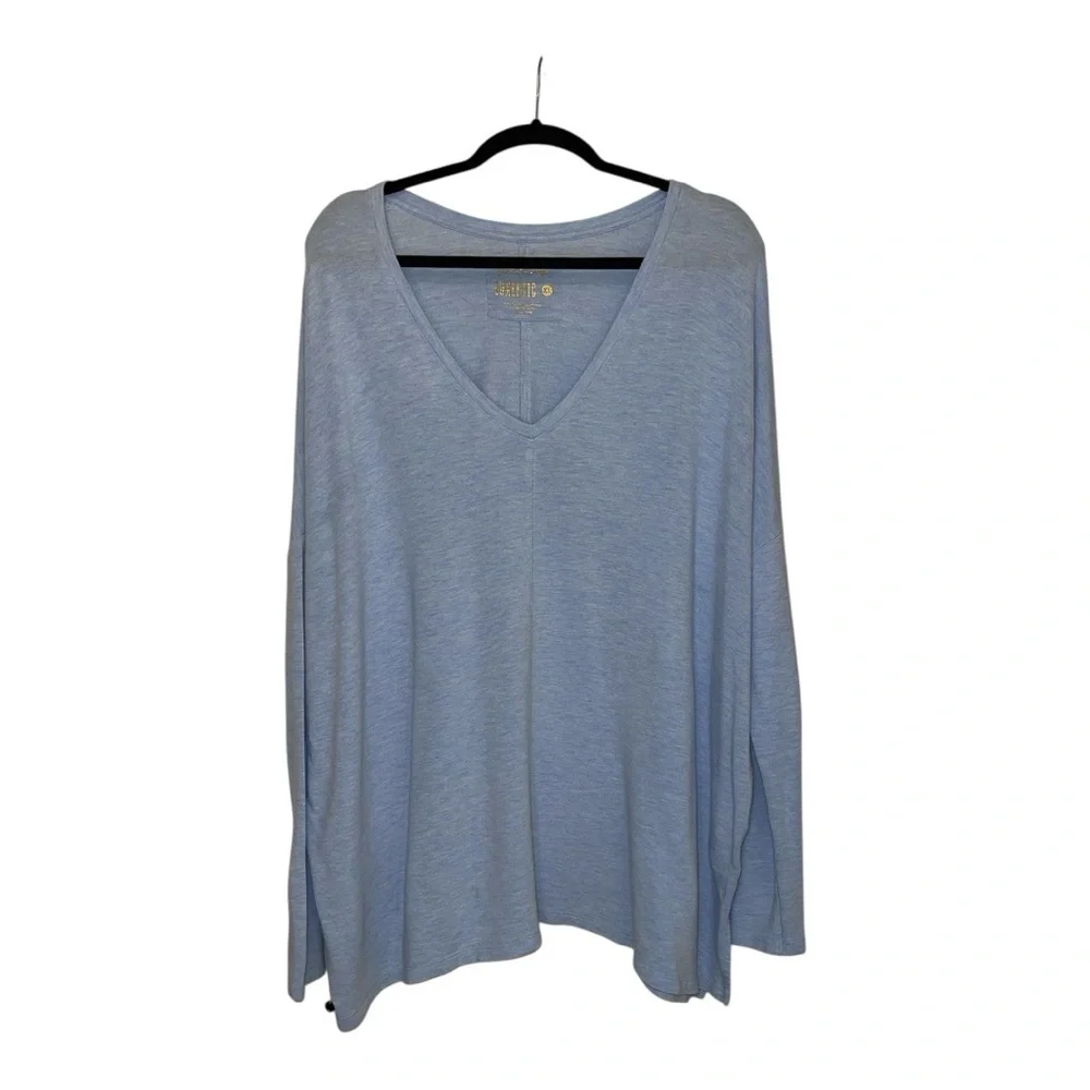 Lilly Pulitzer Light Blue Oversized V-Neck Luxletic Top