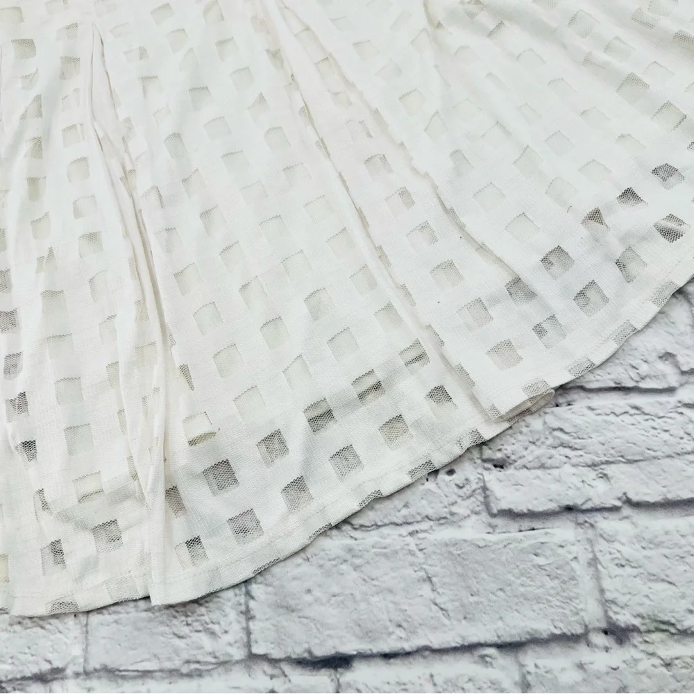 Kind Of elegant white