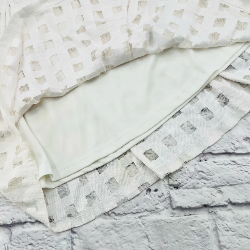 Kind Of elegant white
