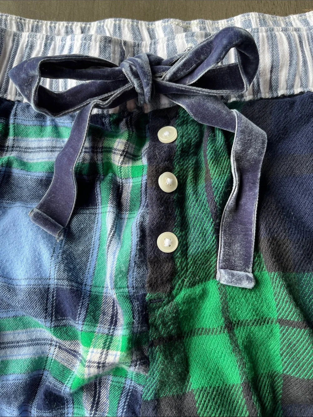 aerie Green and Navy Plaid Flannel Sleep Shorts women’s size XL pockets