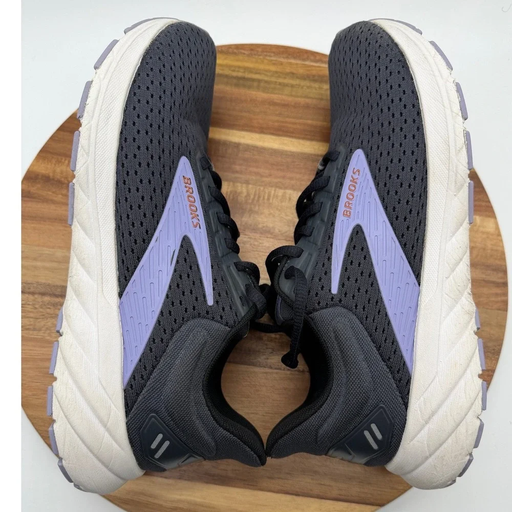 Brooks wear photo midsole