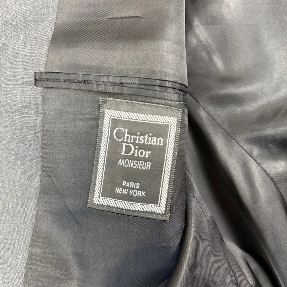 Christian Cowan command attention