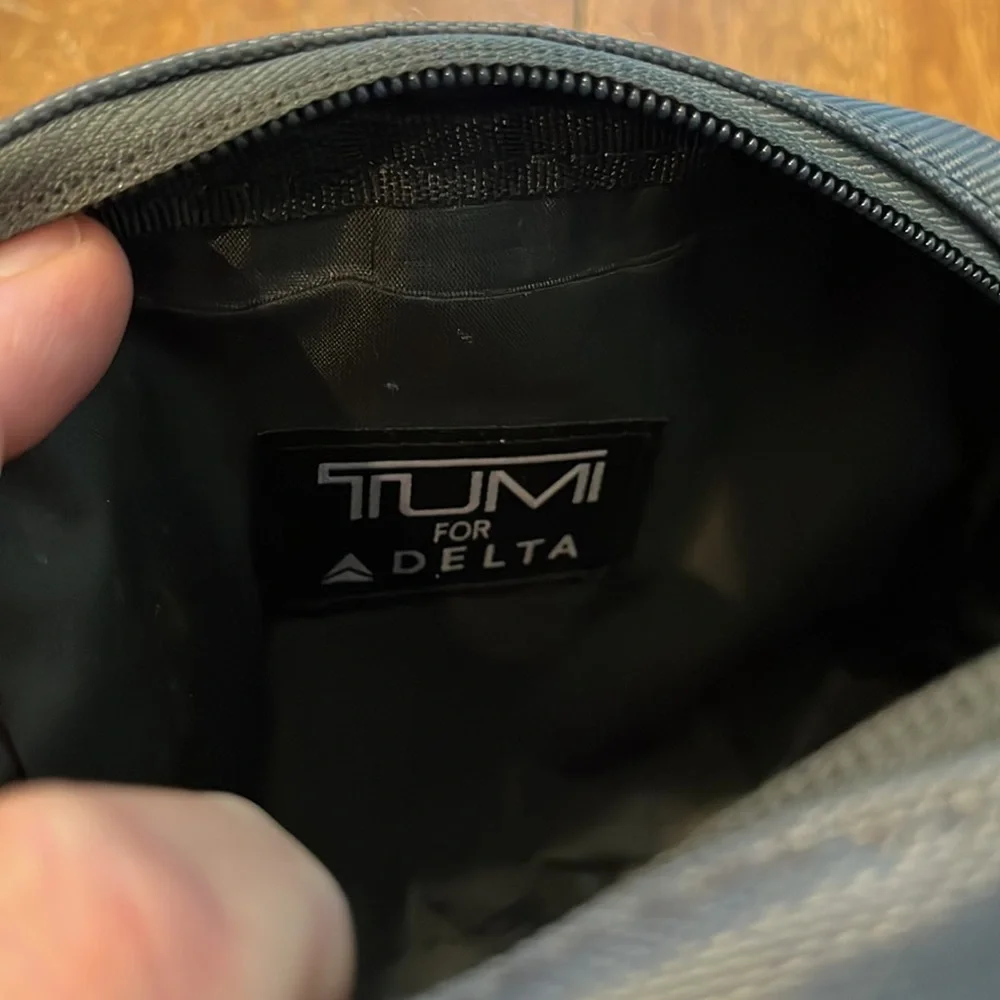Tumi for Delta zippered bag two tone grey