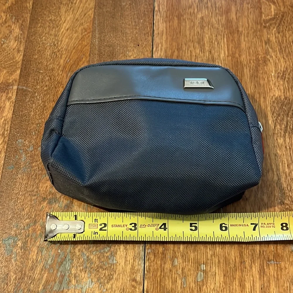 Tumi for Delta zippered bag two tone grey