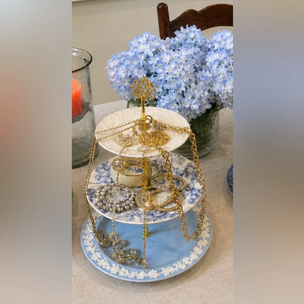 N/A handmade tiered