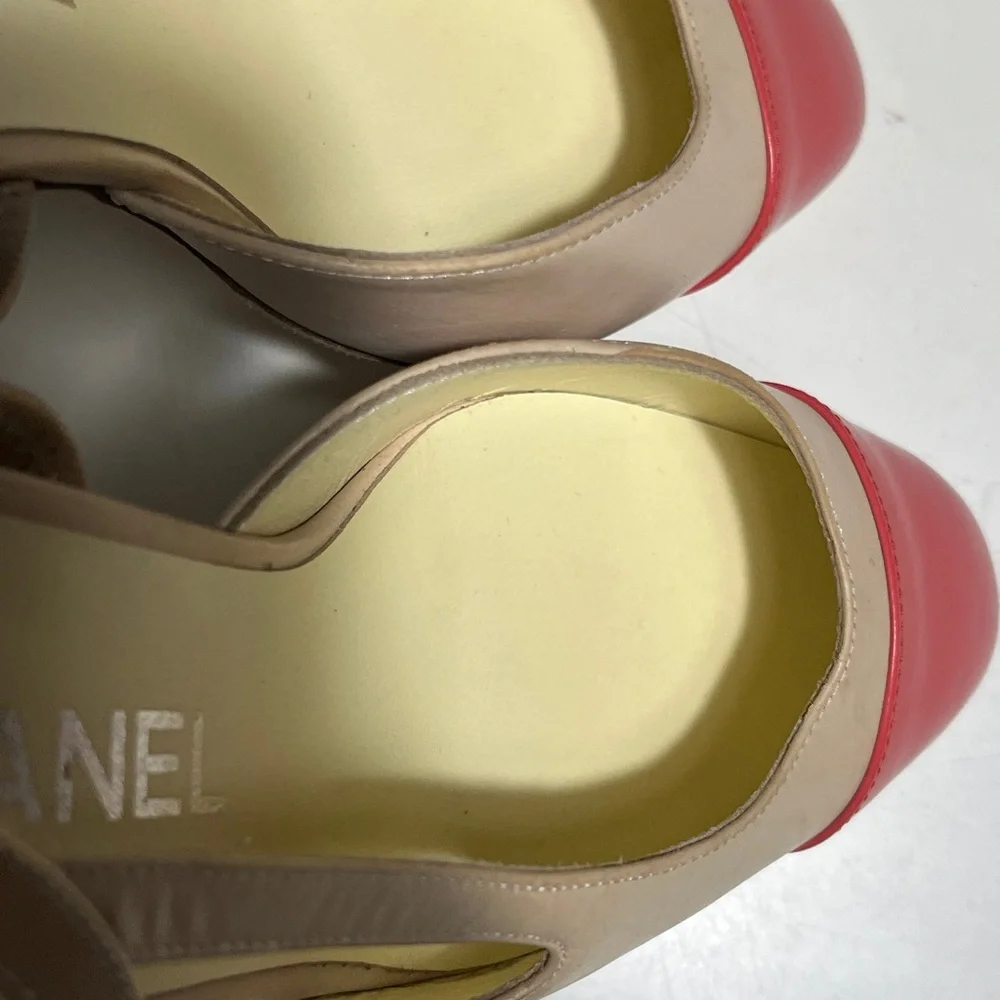 CHANEL stylish heels