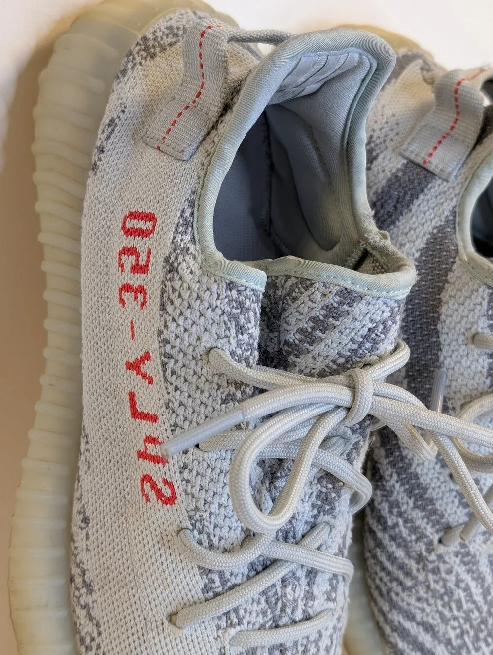Adidas Yeezy Boost 350 V2 Blue Tint Sneakers Men’s 11 Gray White B37571