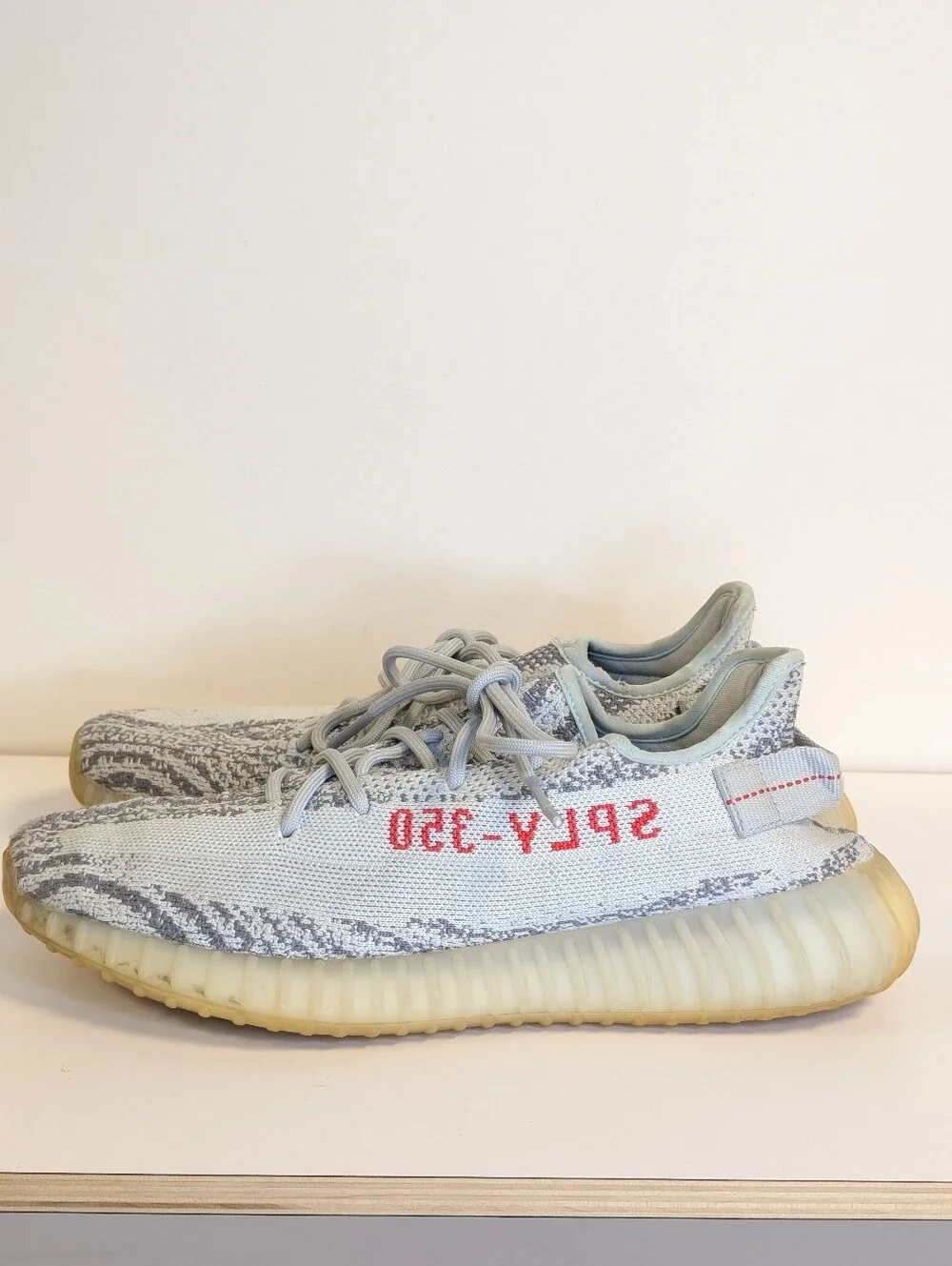 Adidas Yeezy Boost 350 V2 Blue Tint Sneakers Men’s 11 Gray White B37571