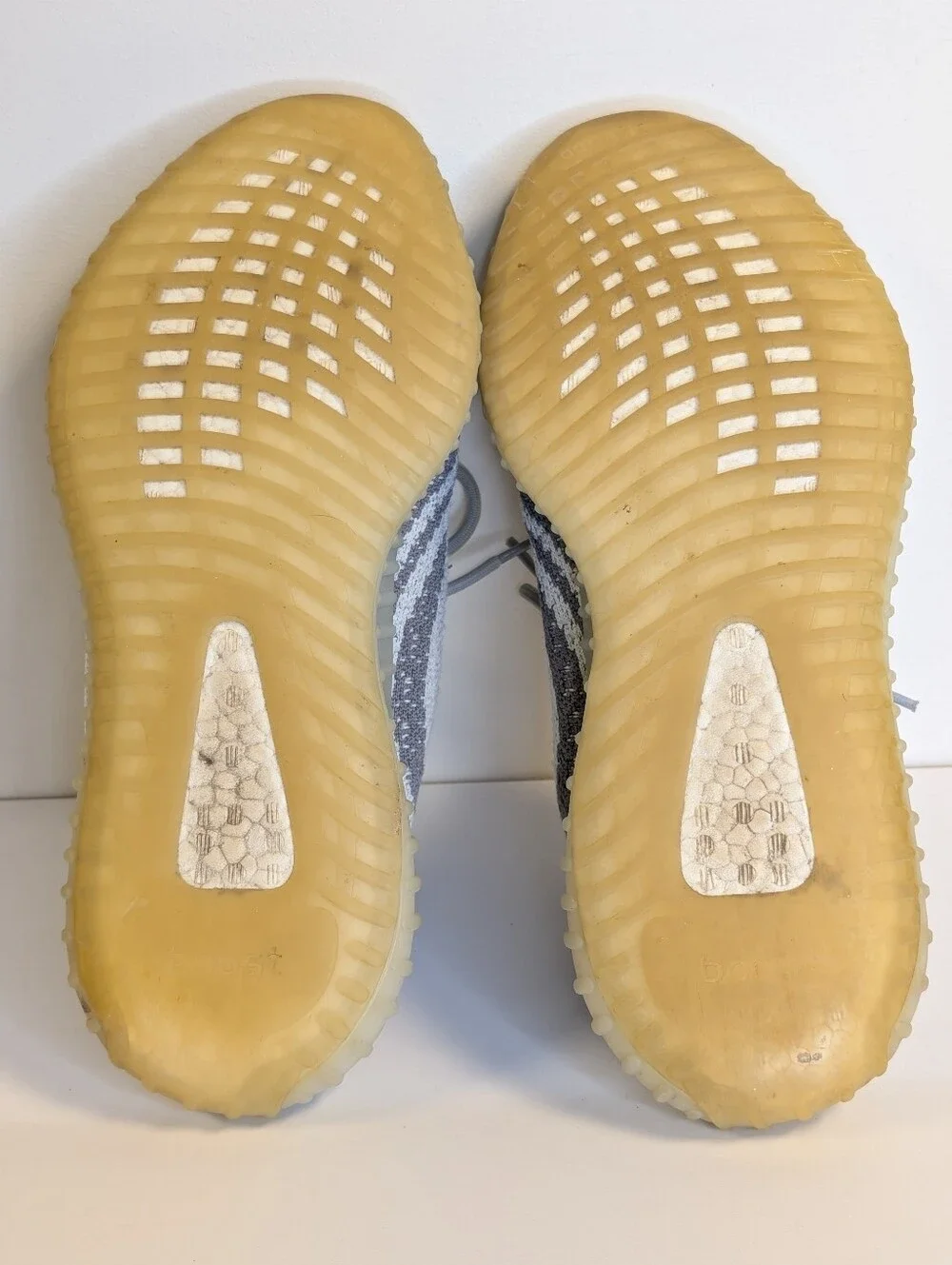 Adidas Yeezy Boost 350 V2 Blue Tint Sneakers Men’s 11 Gray White B37571