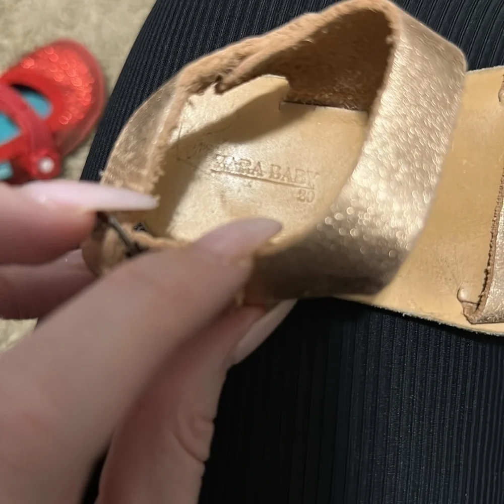 ZARA BABY BABY/ METALLIC greek STRAP SANDALS SIZE size 20 or 1 year in EUR SIZE