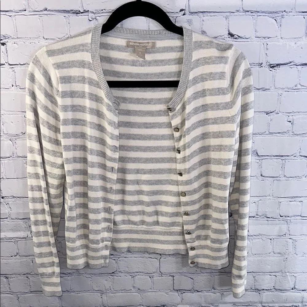 ✨ Banana Republic Gray and White Striped Cardigan Sweater - Size Small