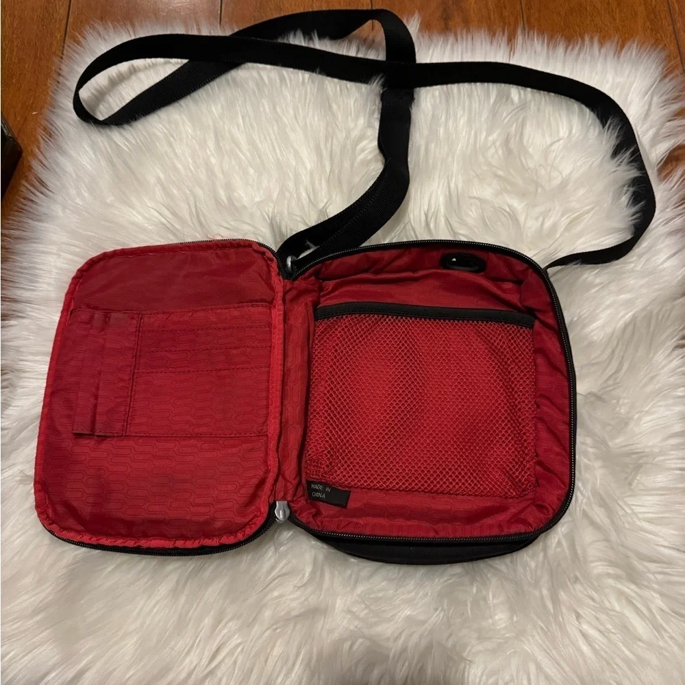 TUMI -T-TECH small crossbody strap bag unisex