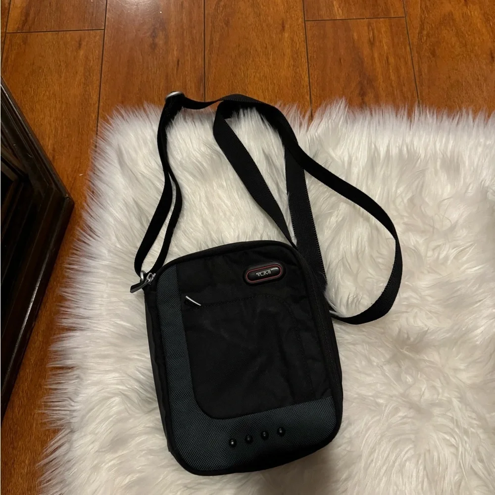 TUMI -T-TECH small crossbody strap bag unisex