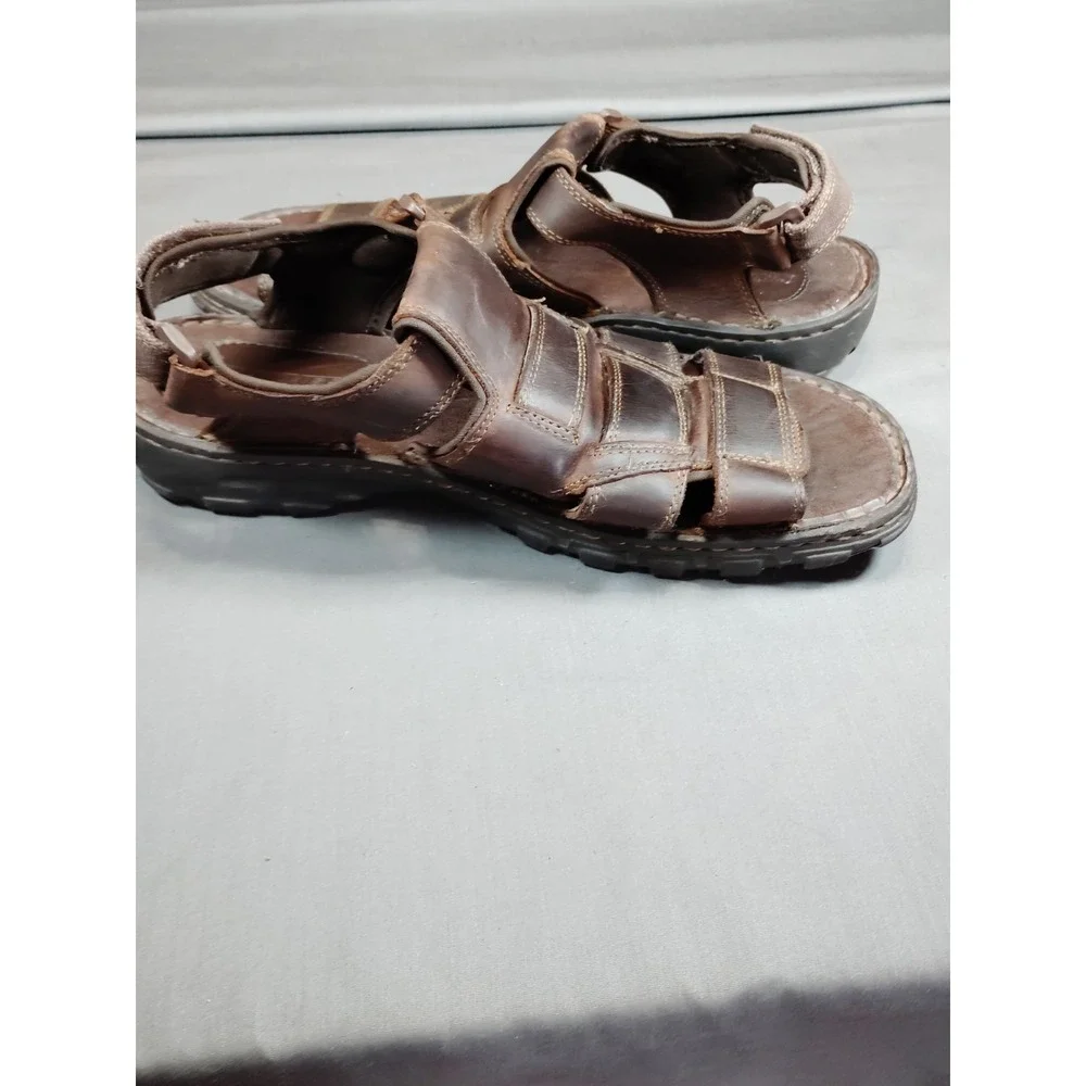 Skechers parties travel