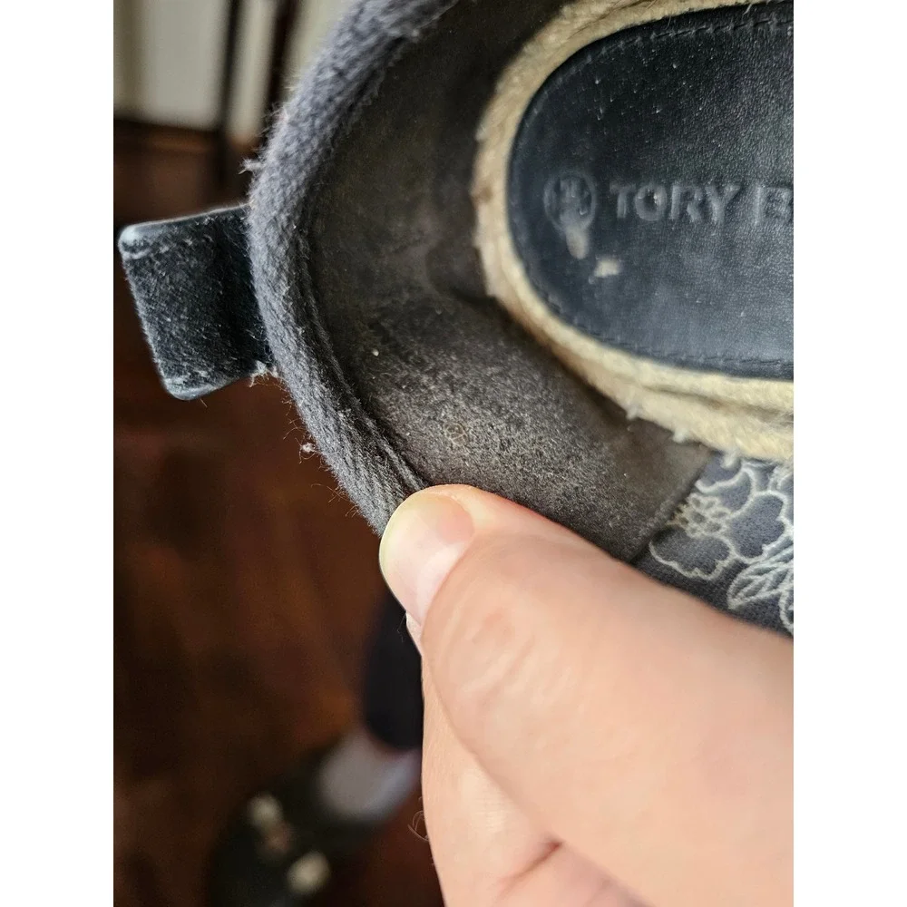 Tory Burch please check