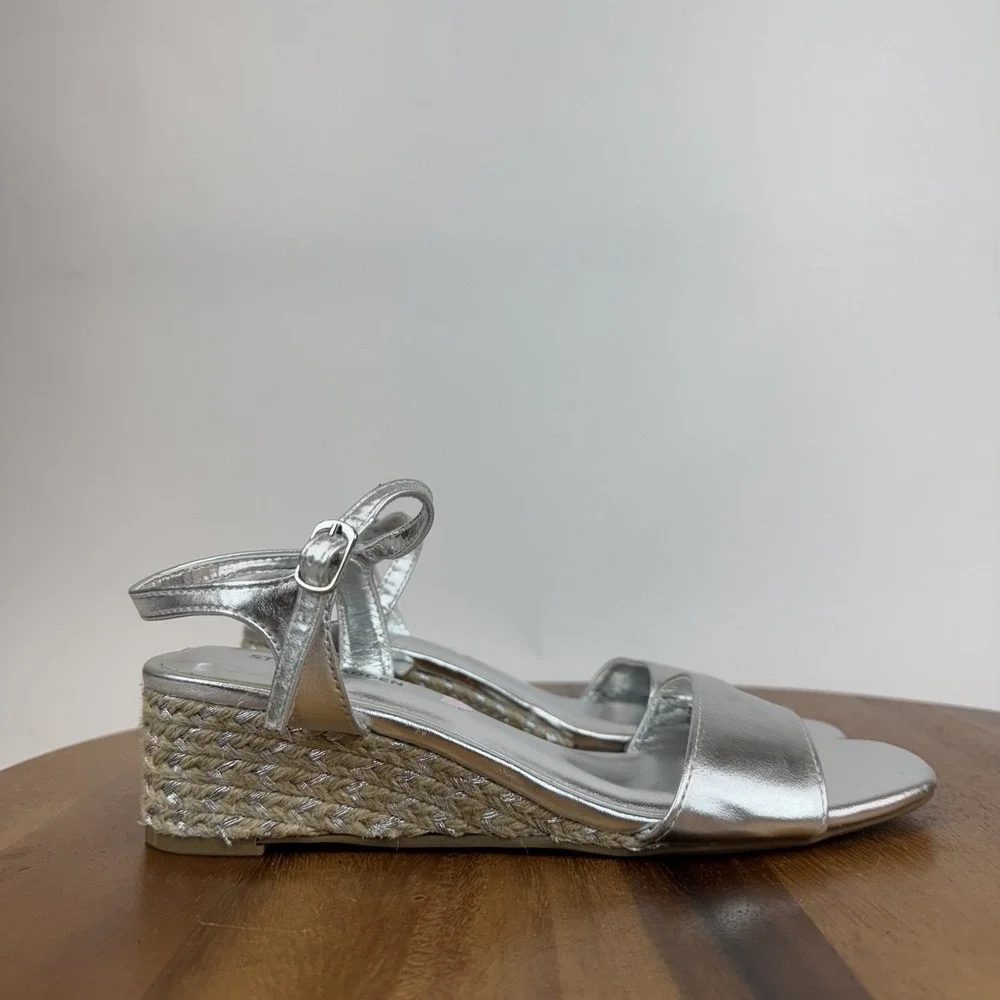 Steve Madden size standard
