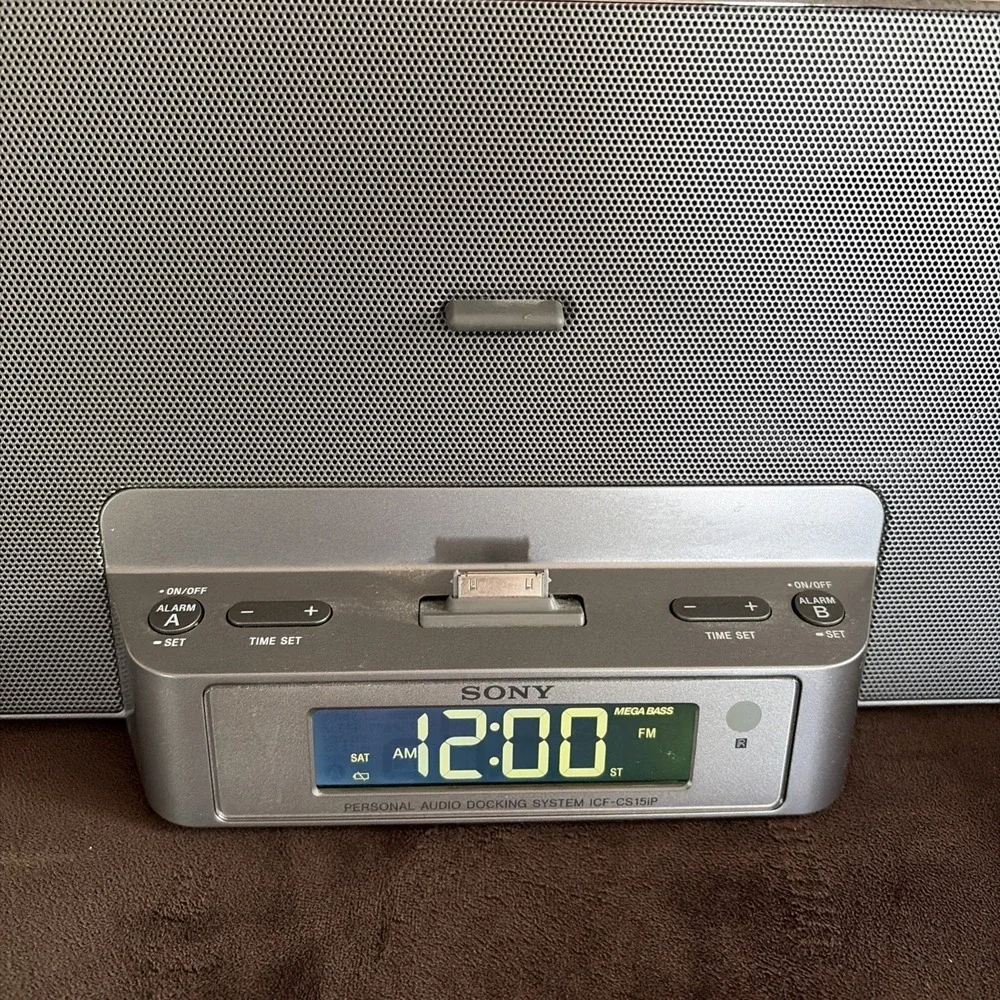 Sony ICF-CS15iP Dream Machine w/iPod & iPhone Speaker Dock Clock Radio No Remote