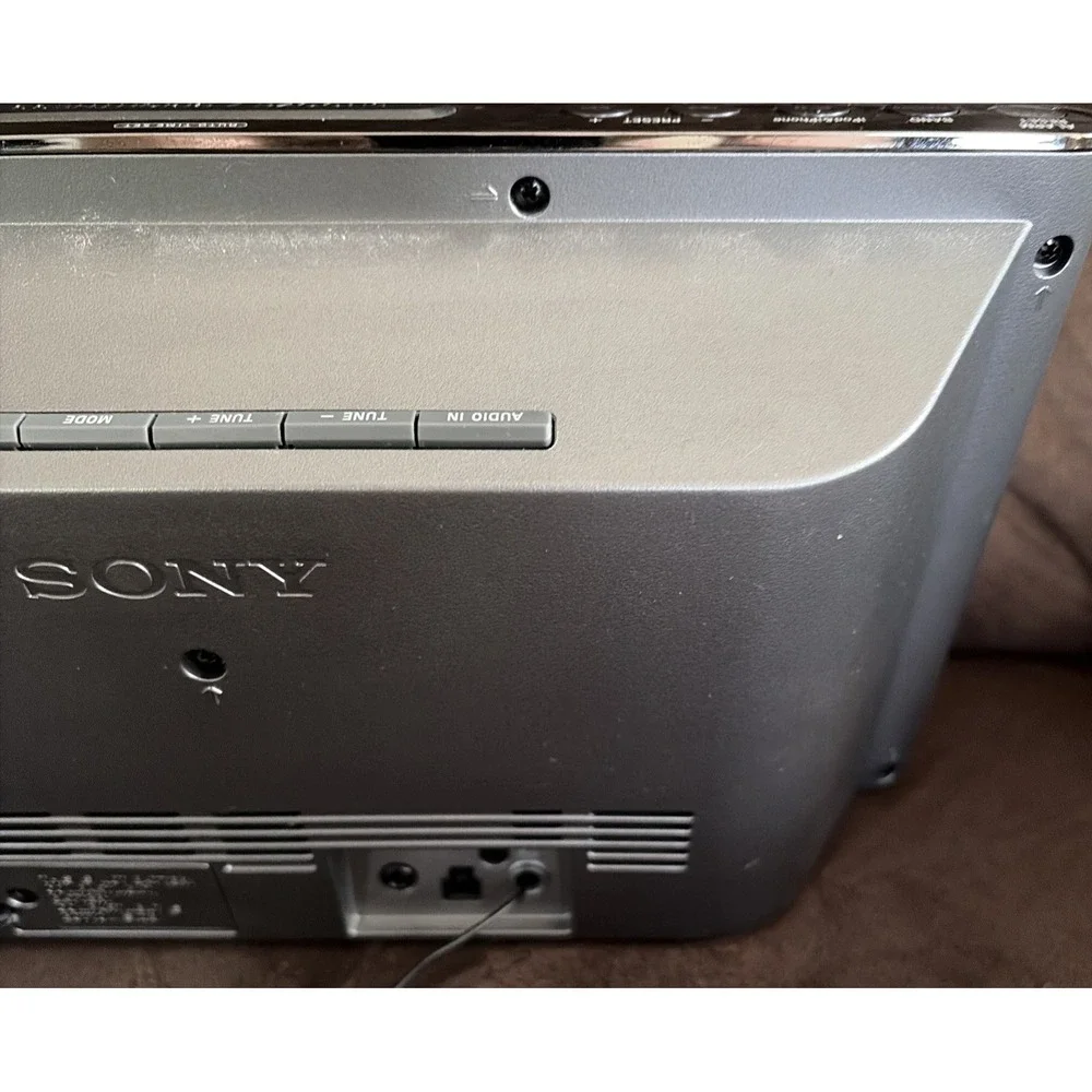 Sony ICF-CS15iP Dream Machine w/iPod & iPhone Speaker Dock Clock Radio No Remote
