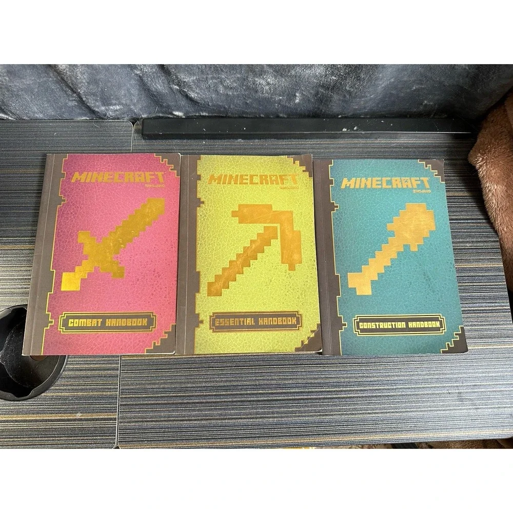 Minecraft Handbooks Official Book Essential‎ Combat Construction Soft Lot Of 3