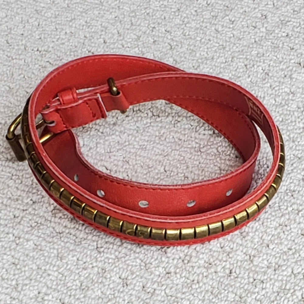 Vintage B.B.C. Genuine Leather Spain red detail