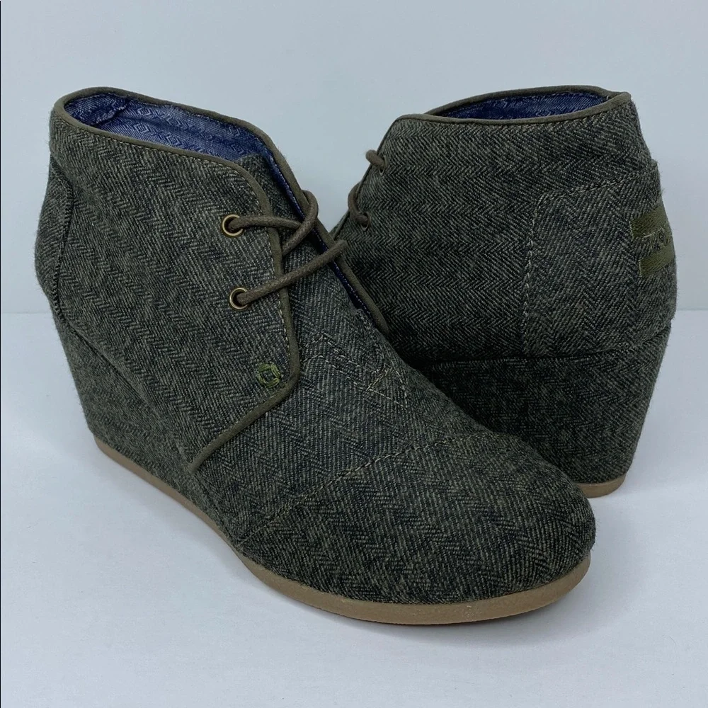 Women's TOMS Herringbone Wedge size 6.5