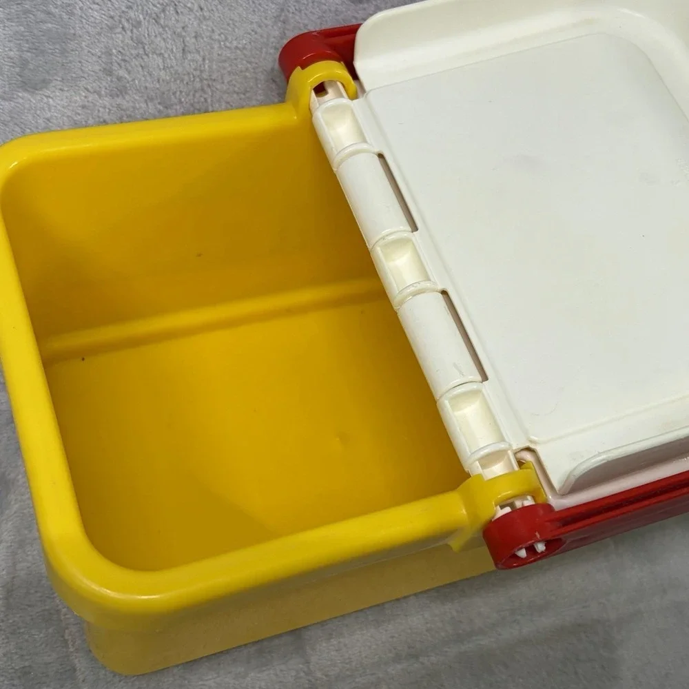 Vintage 1983 Sanrio Hello Kitty Plastic Picnic Basket Lunch Box 2 Cups Set