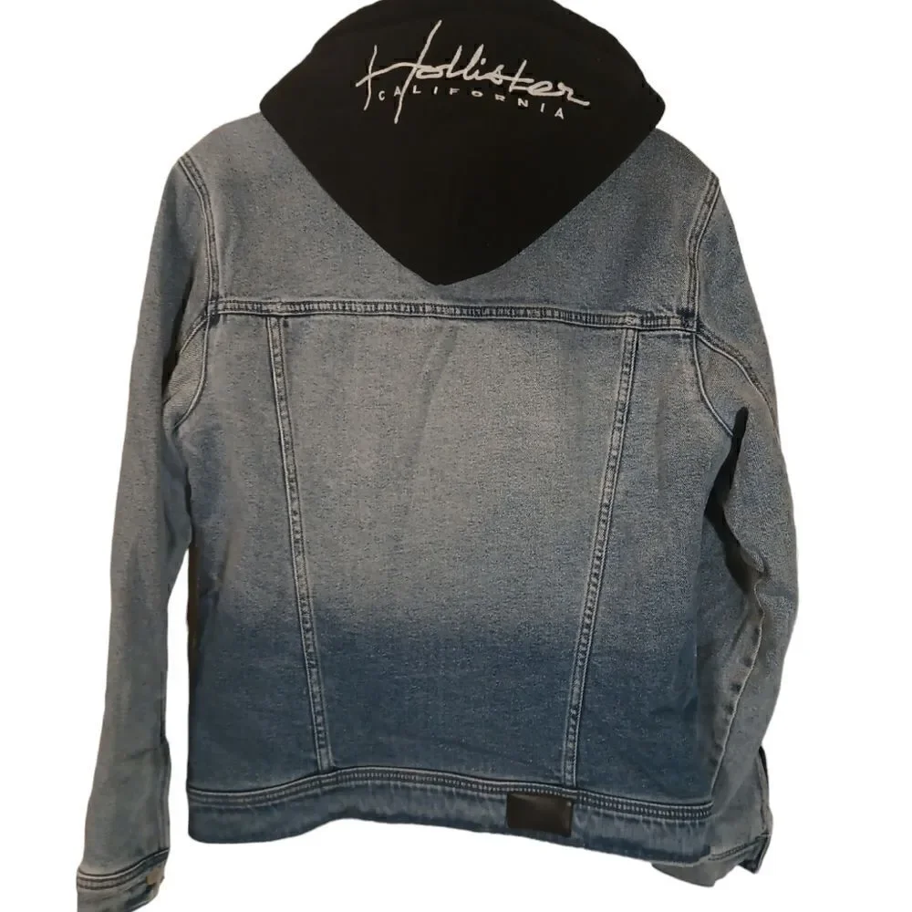 - Hollister Sherpa lined hooded faded denim  jacket unisex size S