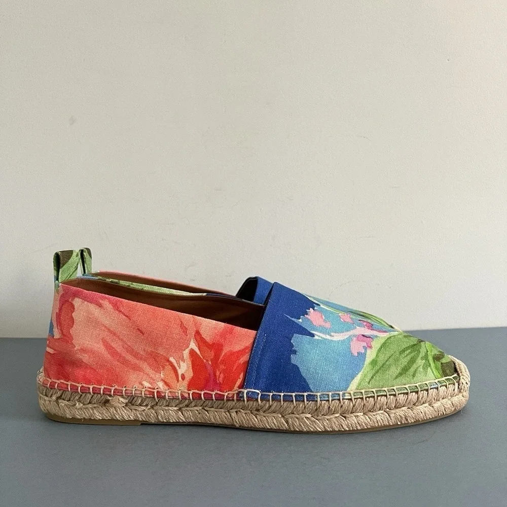 lined outsole tropical