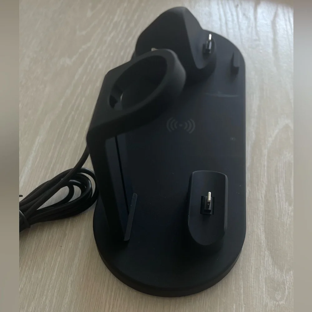 4 in 1 iPhone charger station Compatible With Apple Watch