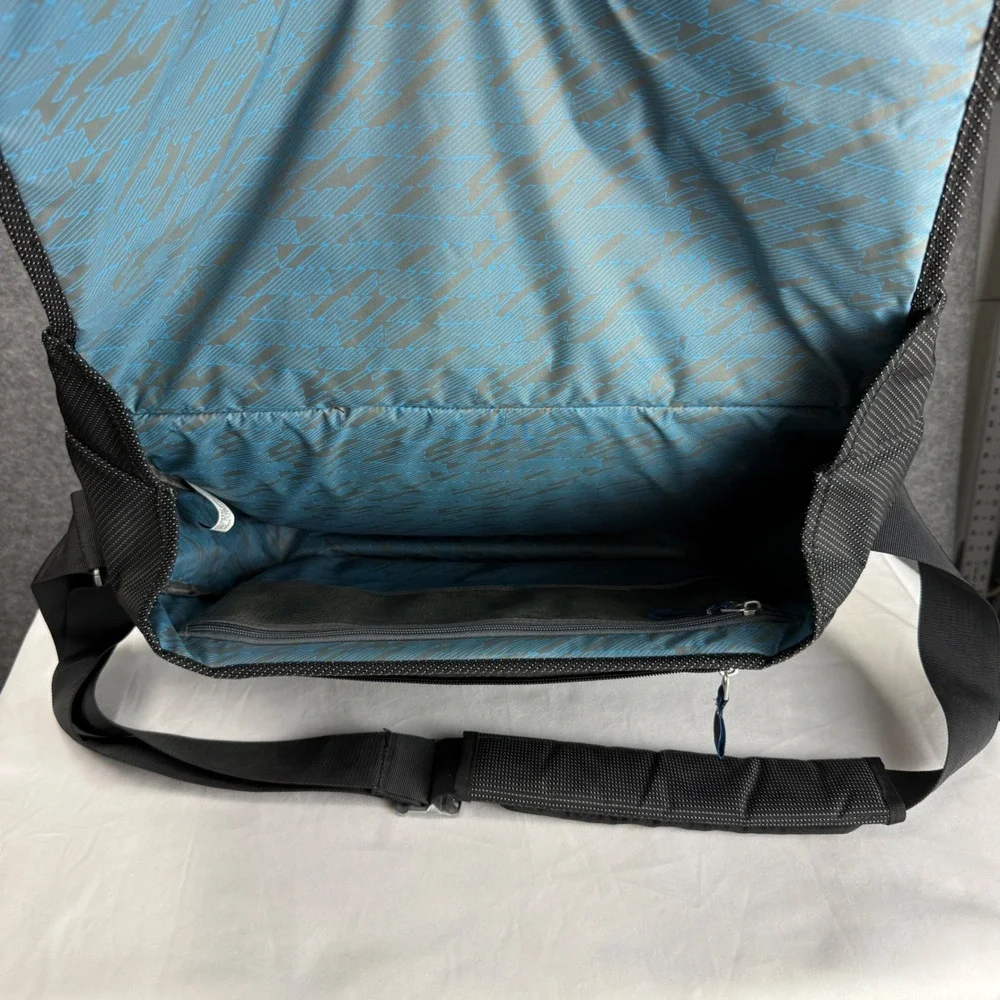 Thule handle top material