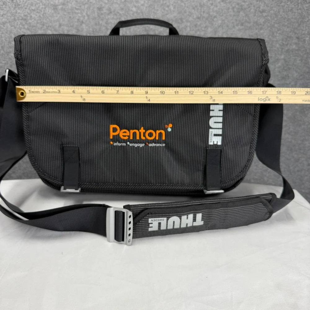 Thule top small satchel