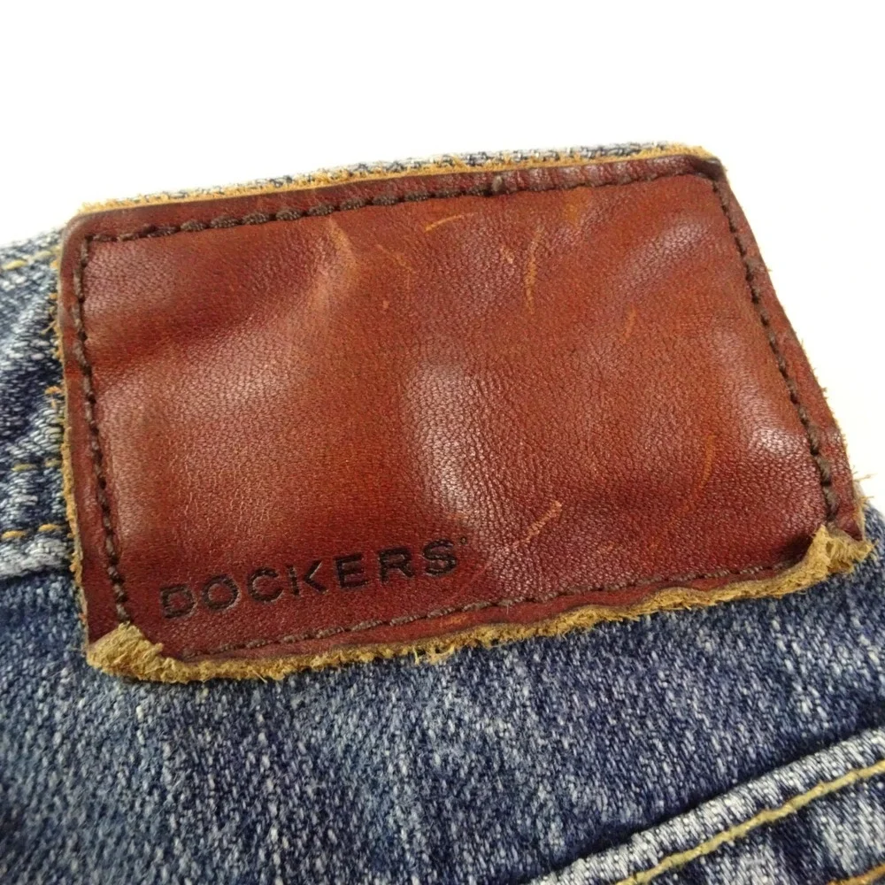 Dockers Jeans. Men's 40x32. Classic Fit Straight Leg Blue Denim Jeans