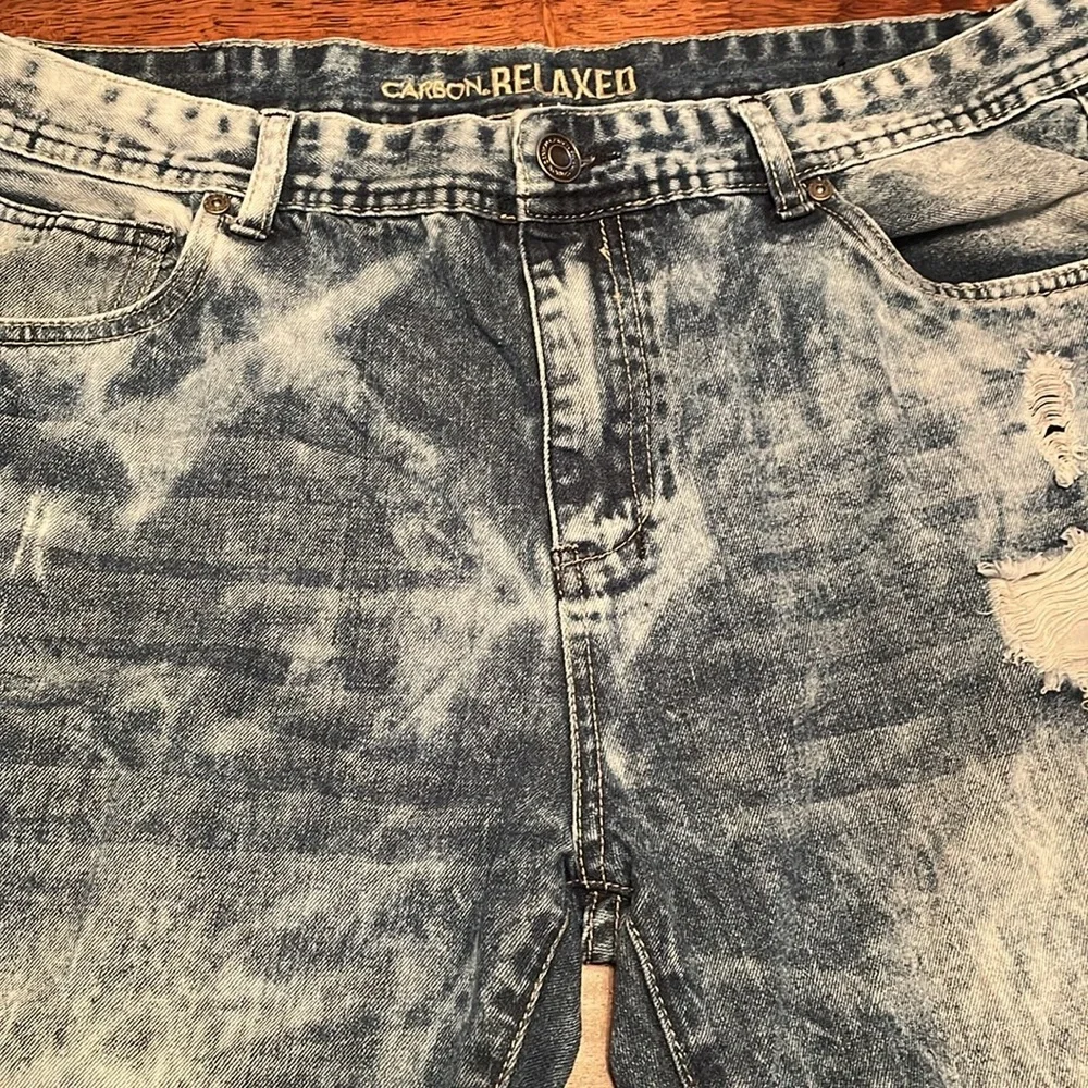 Carbon Relaxed acid washed distressed denim shorts