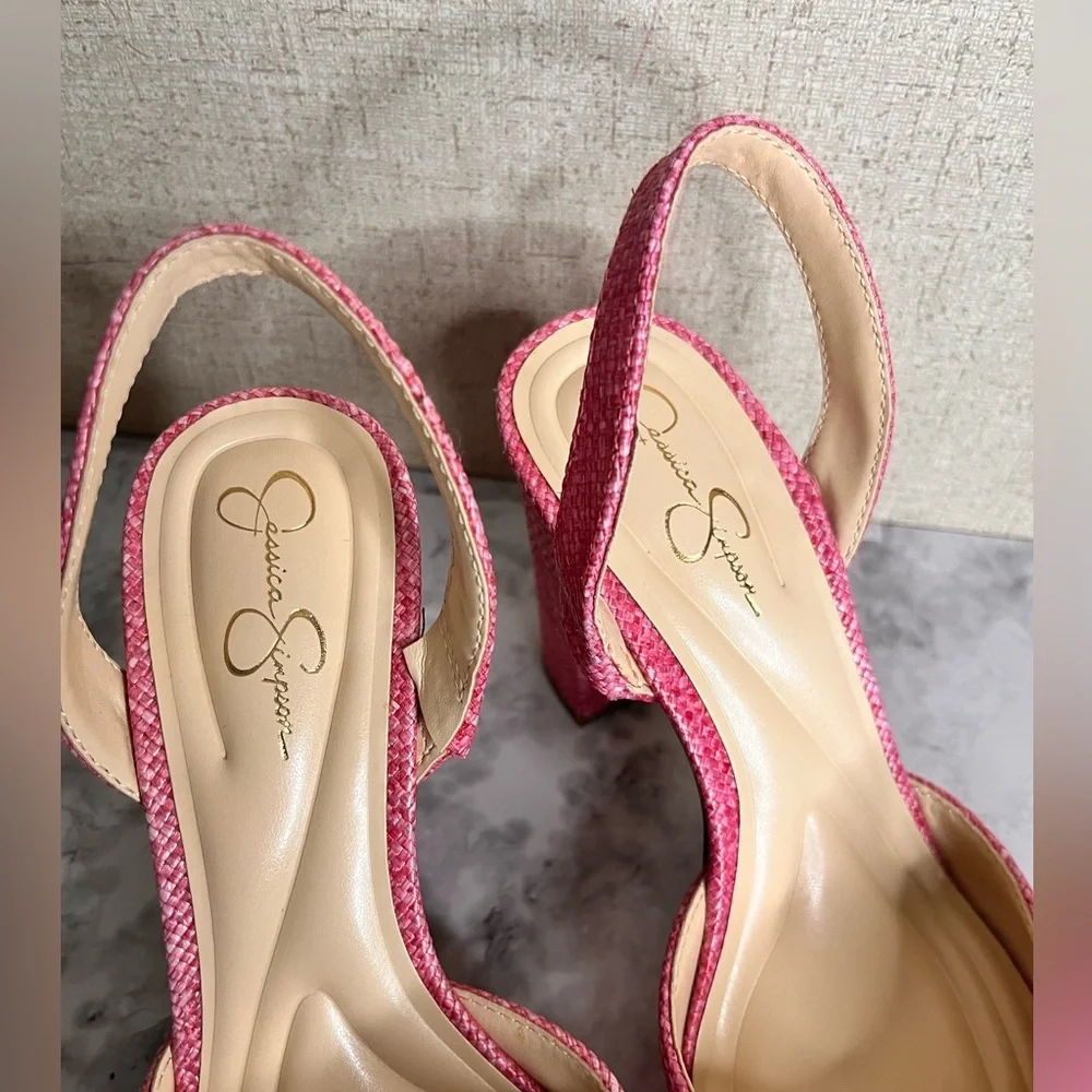 Jessica Simpson style used sophistication