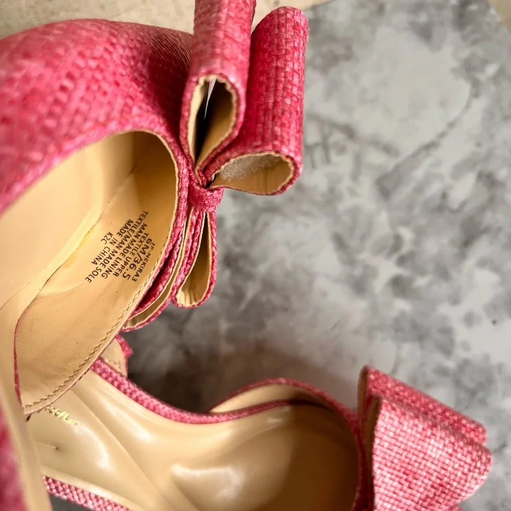 Jessica Simpson style comfort pink