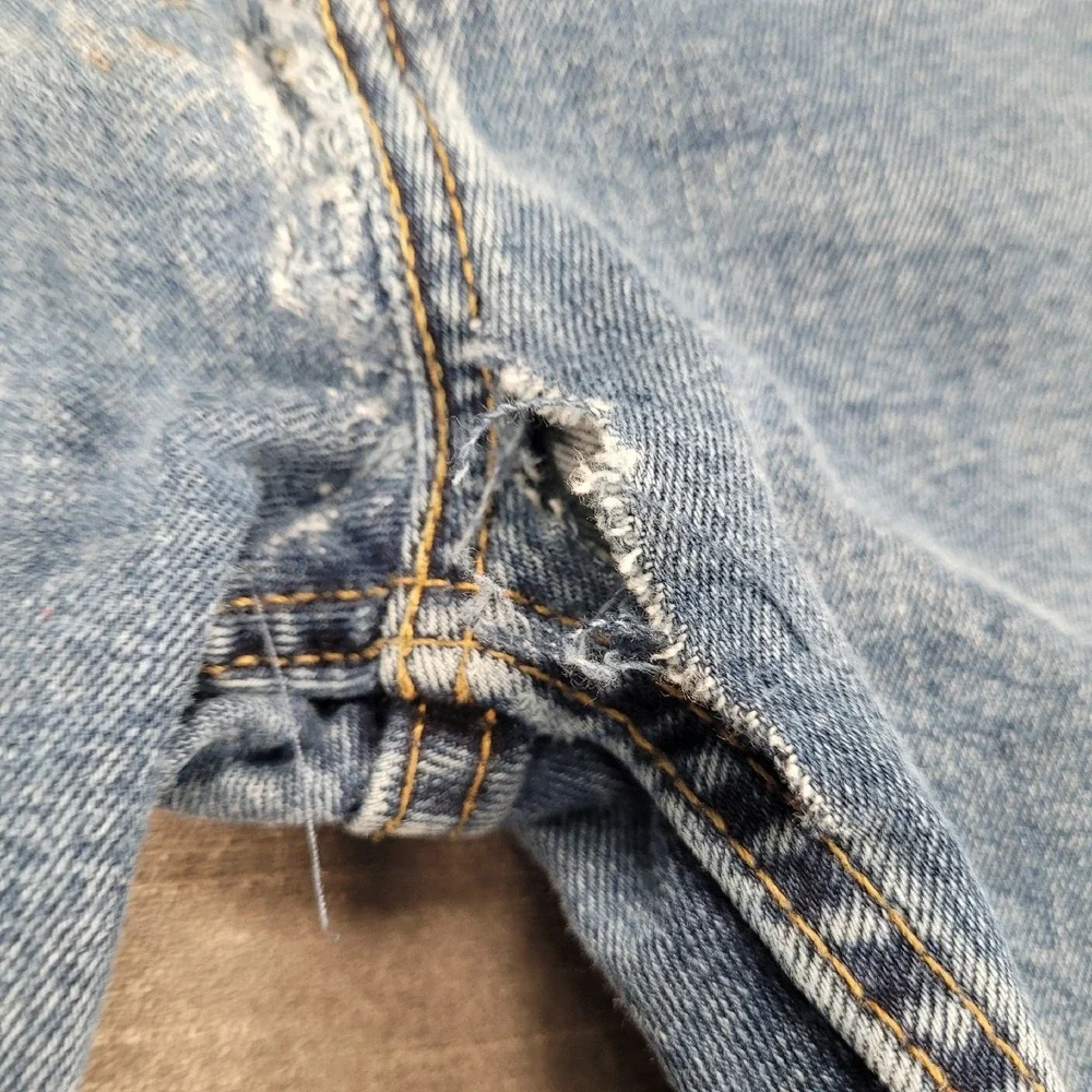 Levis classic light