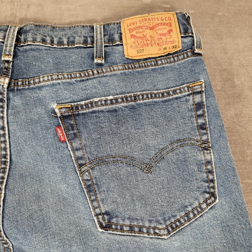 Levis classic light