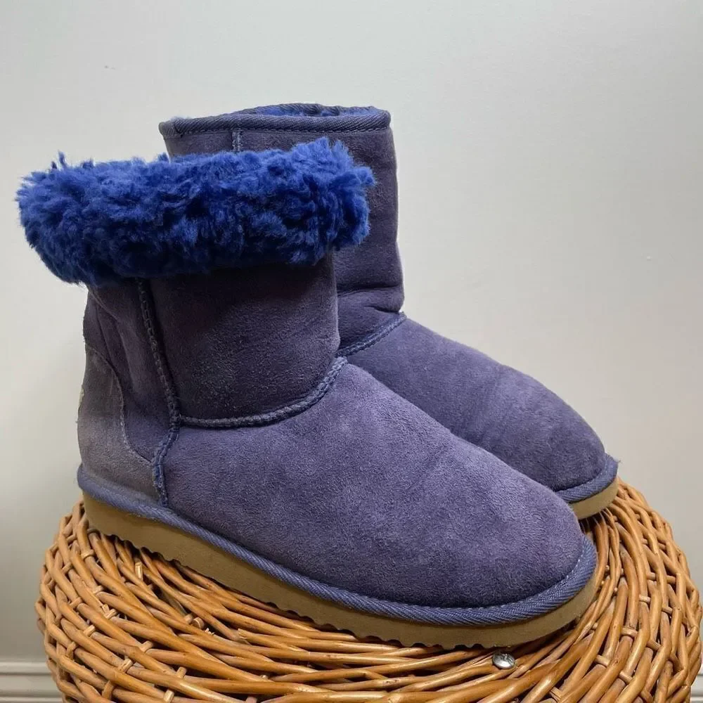 UGG plush brown support