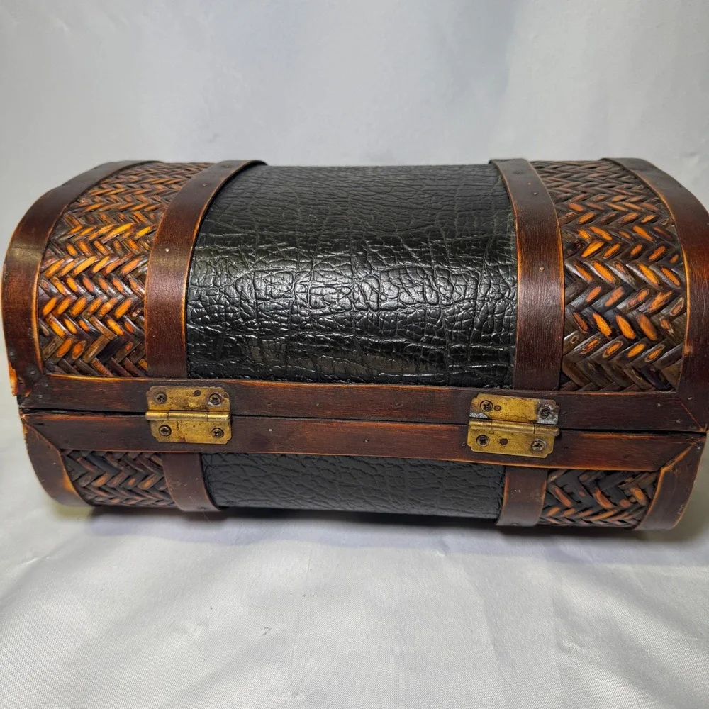 Vintage Woven Bamboo Leather Trunk Jewelry Box Keepsake Decorative Storage