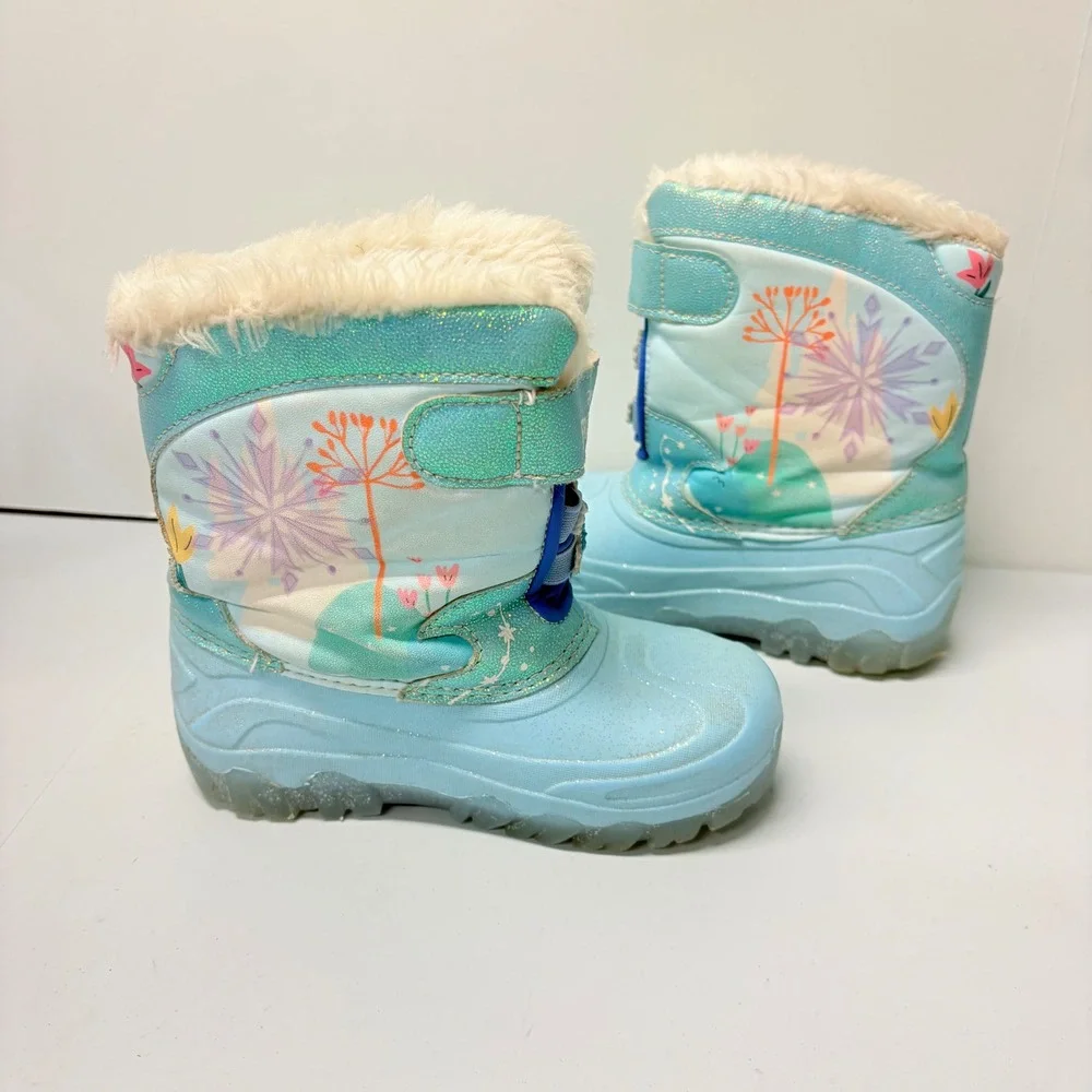 Disney Frozen these features sparkling