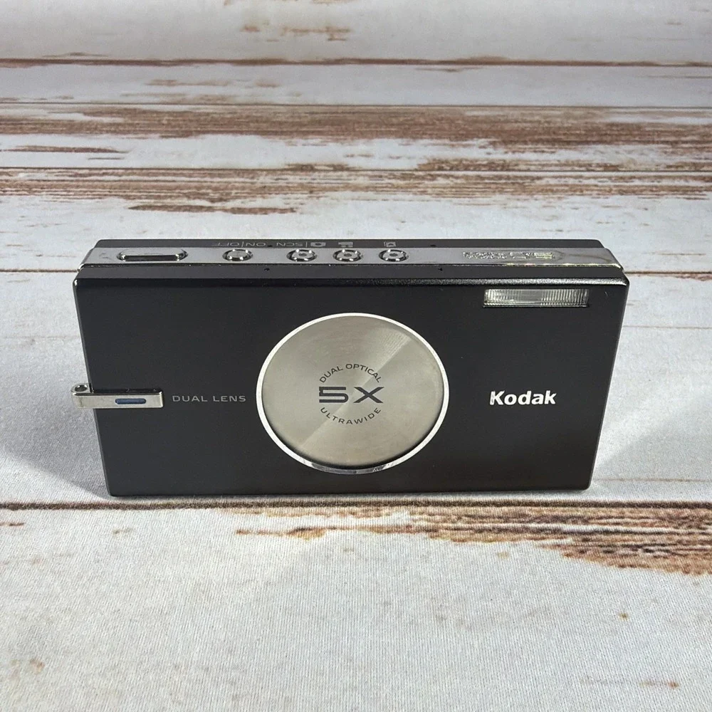Kodak EasyShare V570 5.0MP Dual Lens Camera FOR PARTS REPAIR Stuck Lens Cover