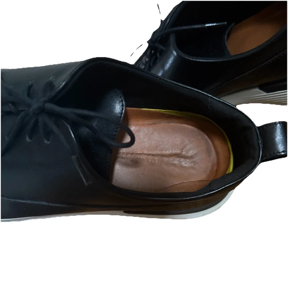 Wolf & Sheperd leather including