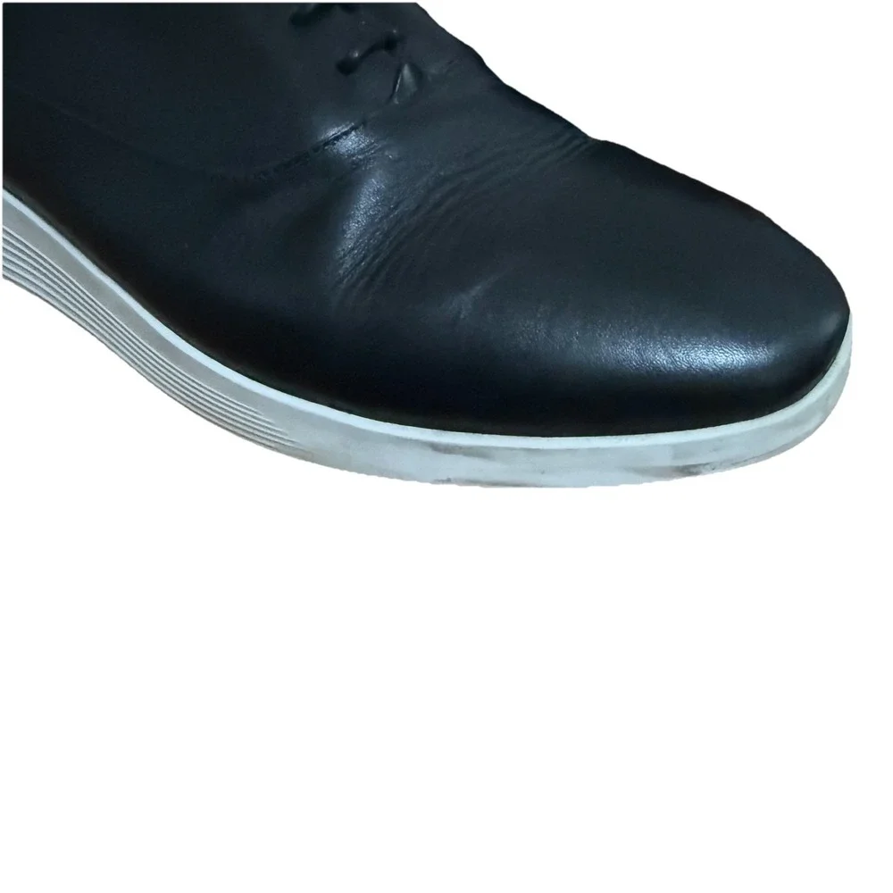Wolf & Sheperd black up sole