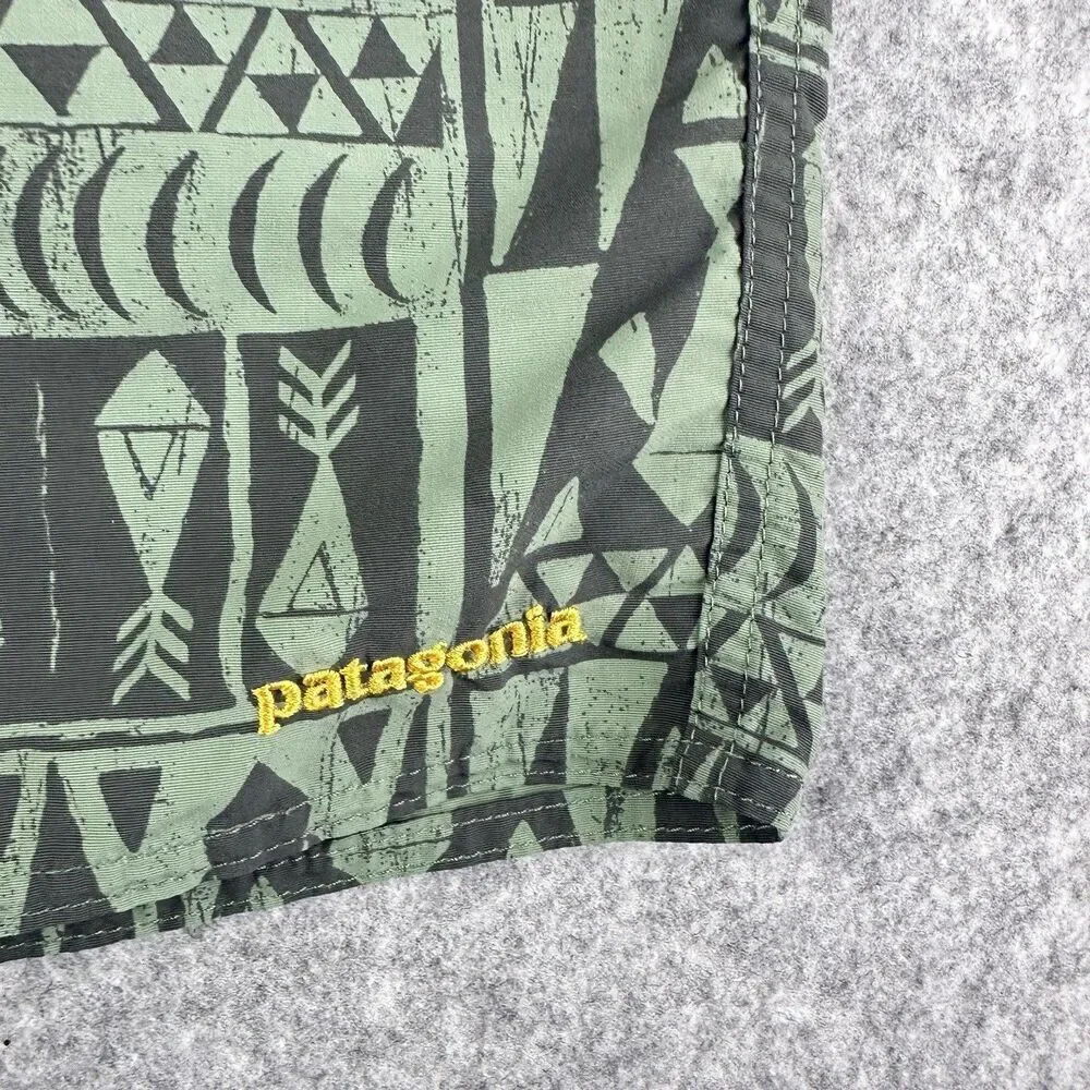 Patagonia Wayfarer Board Shorts Mens 32 Atzec Geometric Swim Trunks Beach Surf