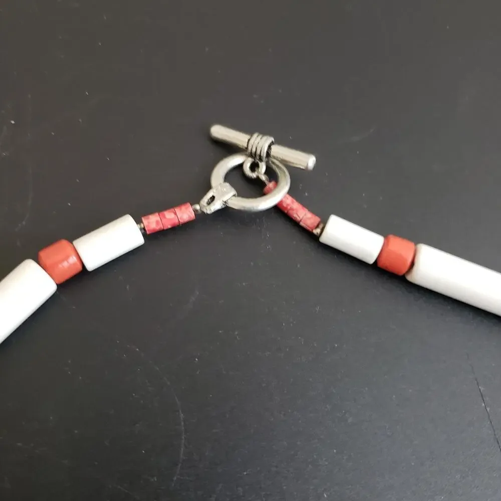 Unbranded beads pendant