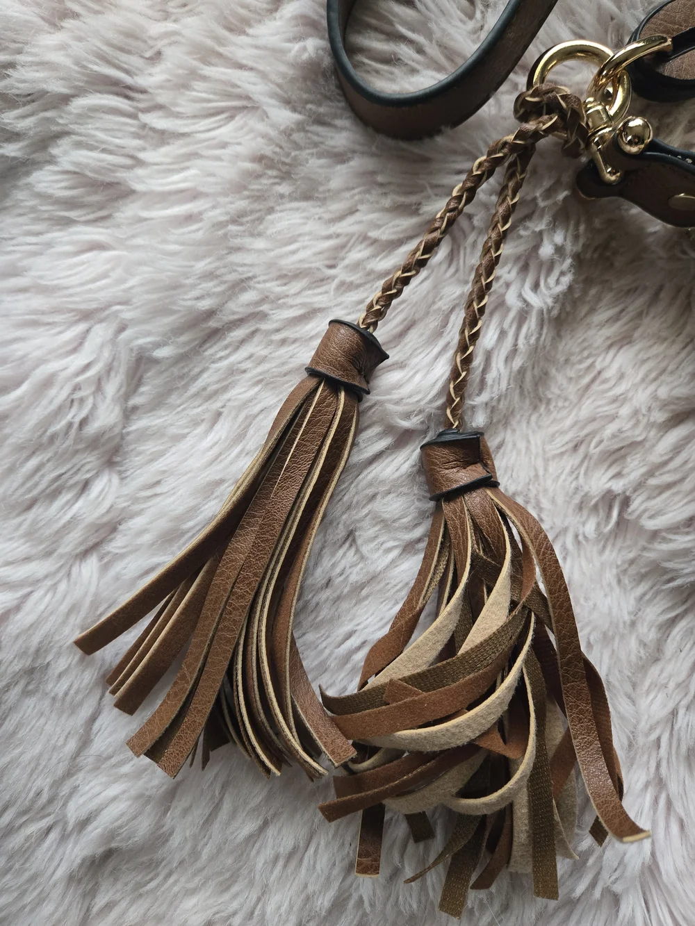 new directions Straw Woven Texture Gold Metallic Crossbody Bag with Brown Strap